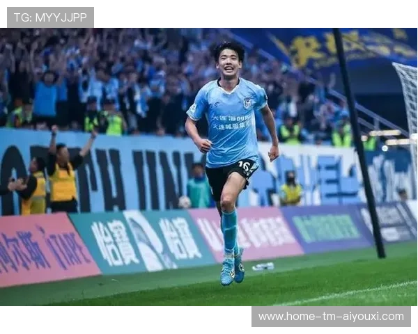 大连英博王禹中场策动射门：为球队打破僵局，展现无与伦比的球场智慧