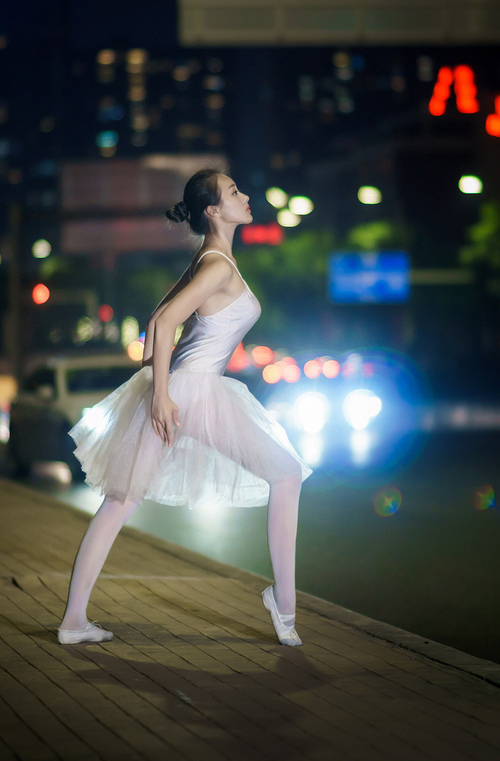 爱游戏体育下载-波兰队赛制分析：如何通过优化战术布置应对强敌，波兰队阵型